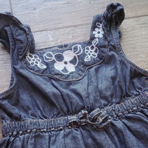 Gymboree Dark Blue & White Floral Sleeveless Chambray Denim Dress, Size 6 - Picture 2 of 6